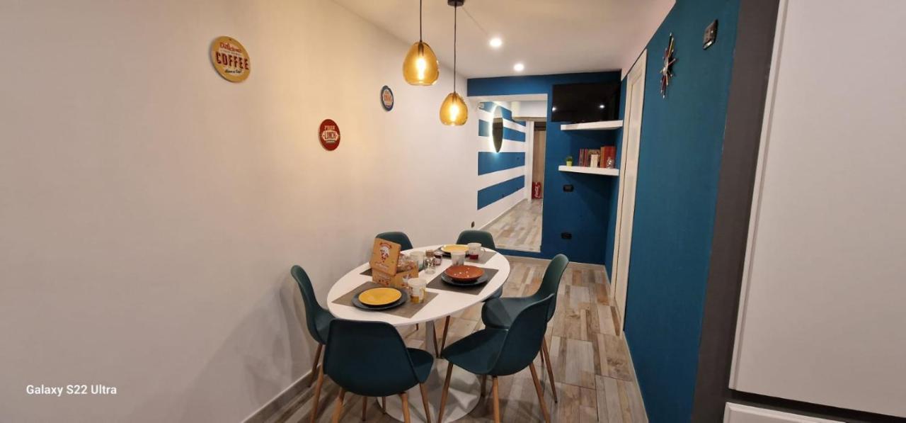 Blumon Guest House Наполи Екстериор снимка